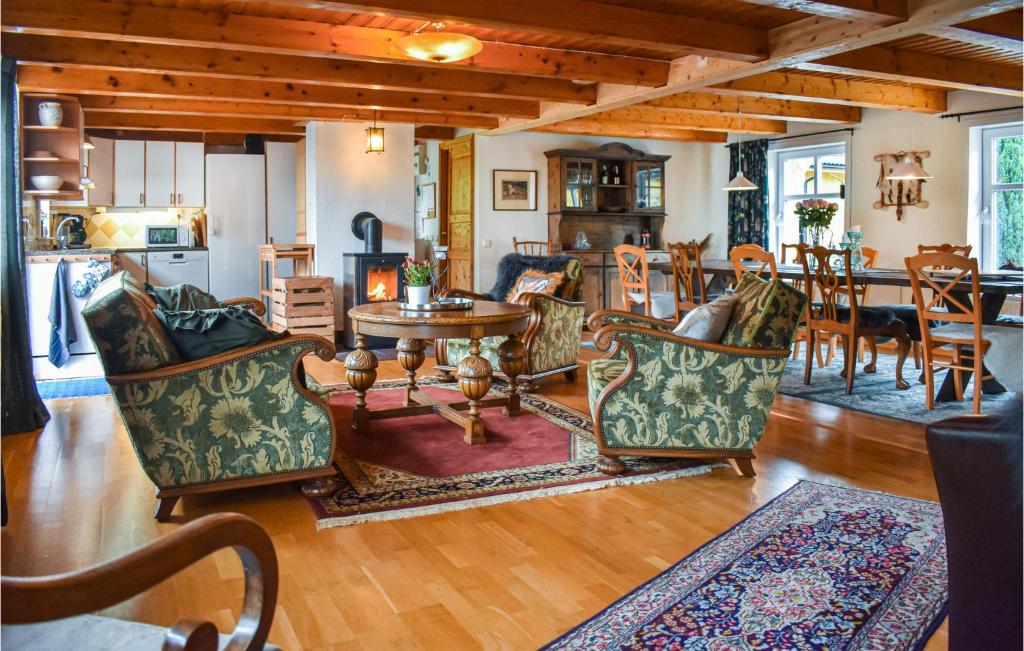 Nice Home In rkelljunga With Wifi And 7 Bedrooms photo 2