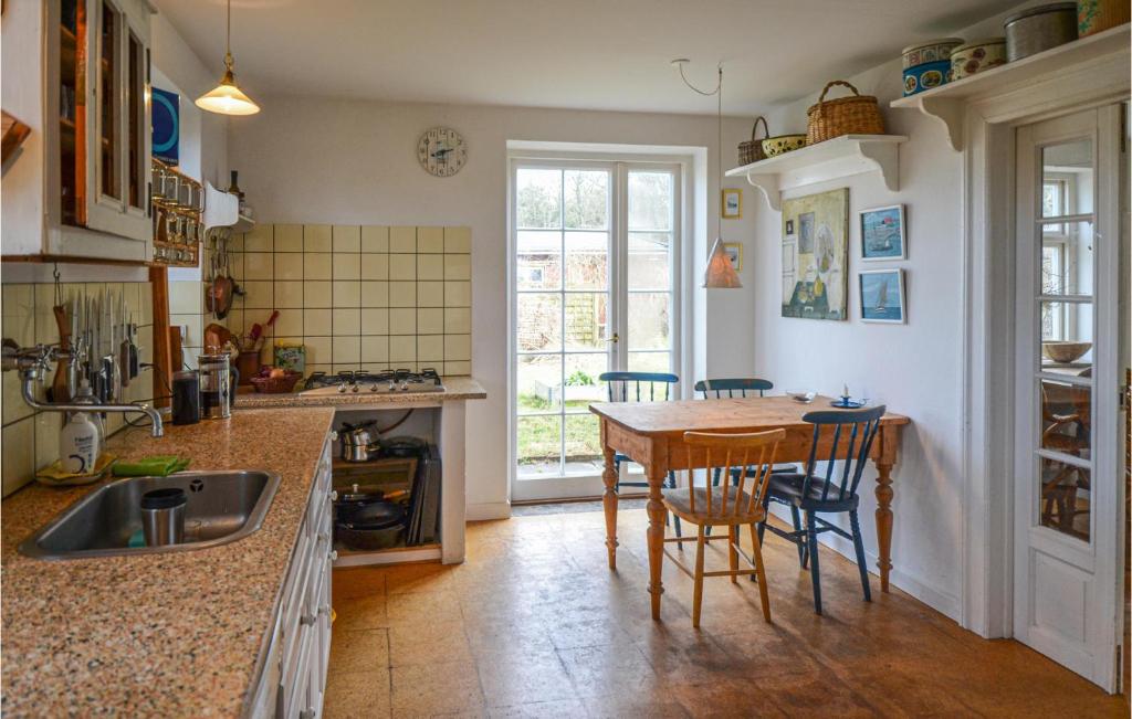 Beautiful Home In Anholt With 4 Bedrooms photo 2