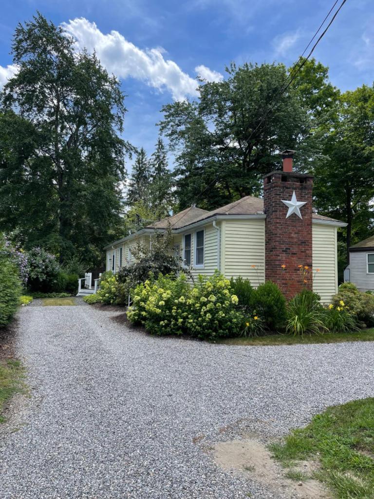 Cozy 2-bedroom Cottage with Access to Bantam Lake image