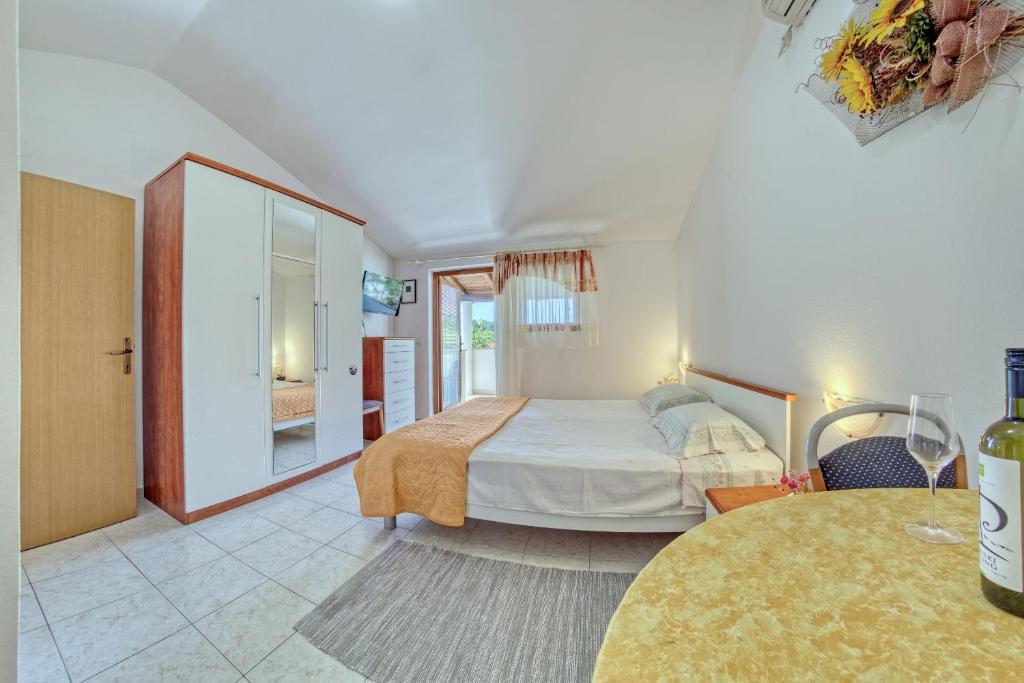 House Tiny house photo 3