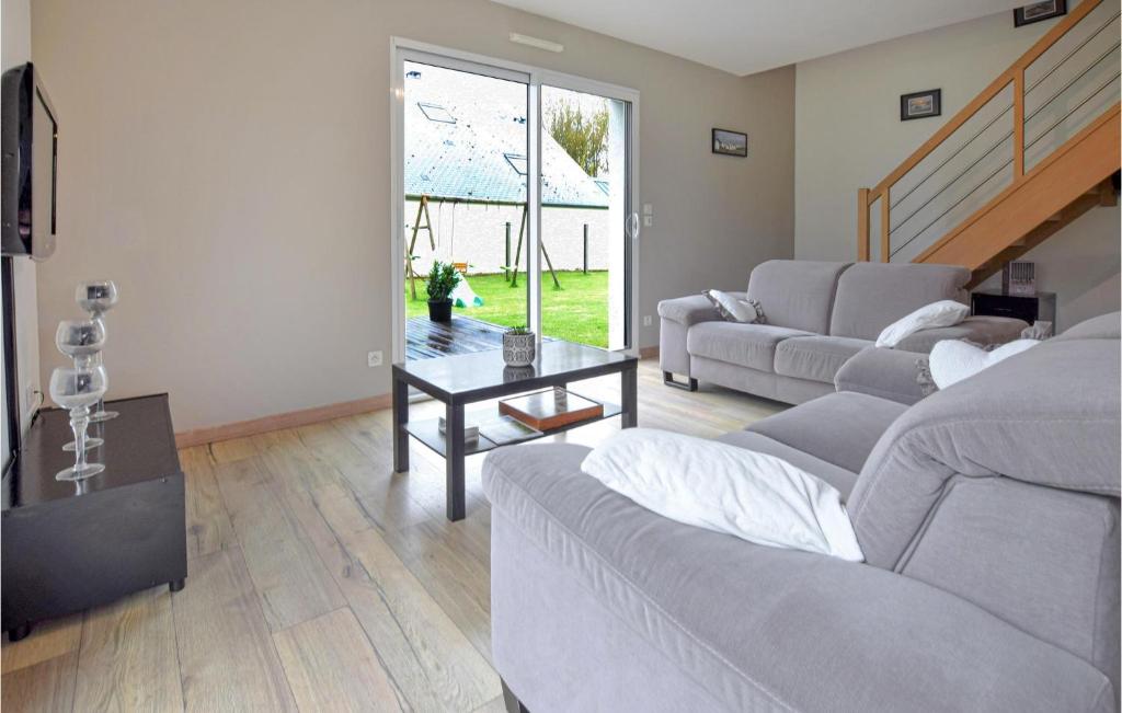 Stunning Home In Gouville-sur-mer With Wifi And 4 Bedrooms photo 1