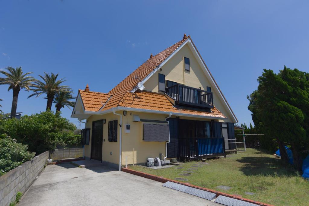 ocean resort mint オーシャンビューを満喫!かわいい三角屋根の三階建て貸切別荘 photo 2