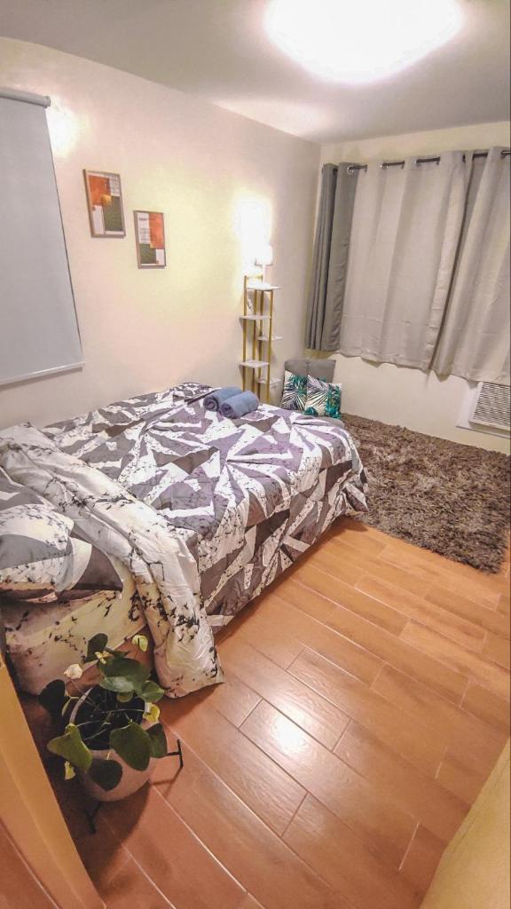 Davao Vacation Hub near Sasa ferry terminal with netflix,Wifi, pool access photo 3