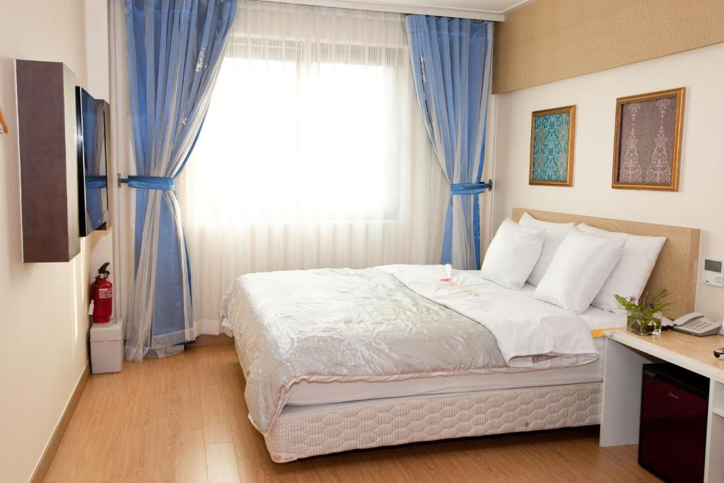 Yuwon Hotel Room Type - Standard Double Room