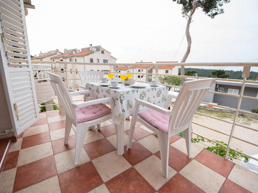 Apartment Bencun-3 by Interhome