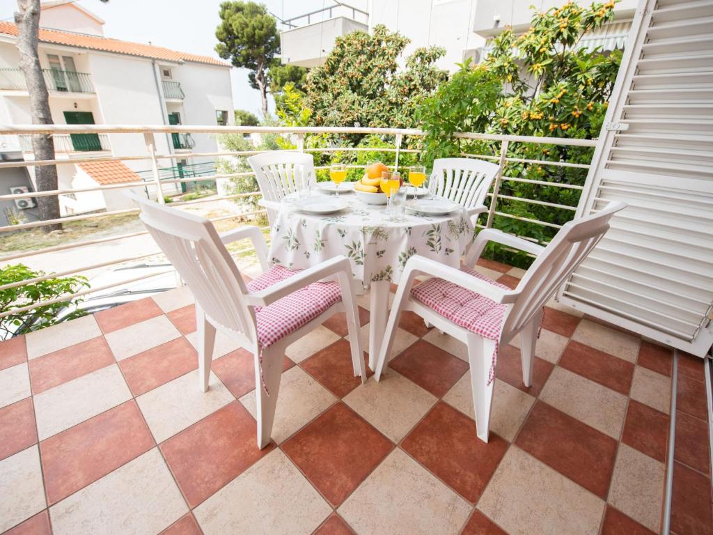 Apartment Bencun-1 by Interhome