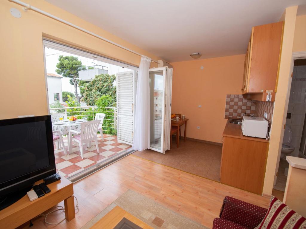 Apartment Bencun-2 by Interhome