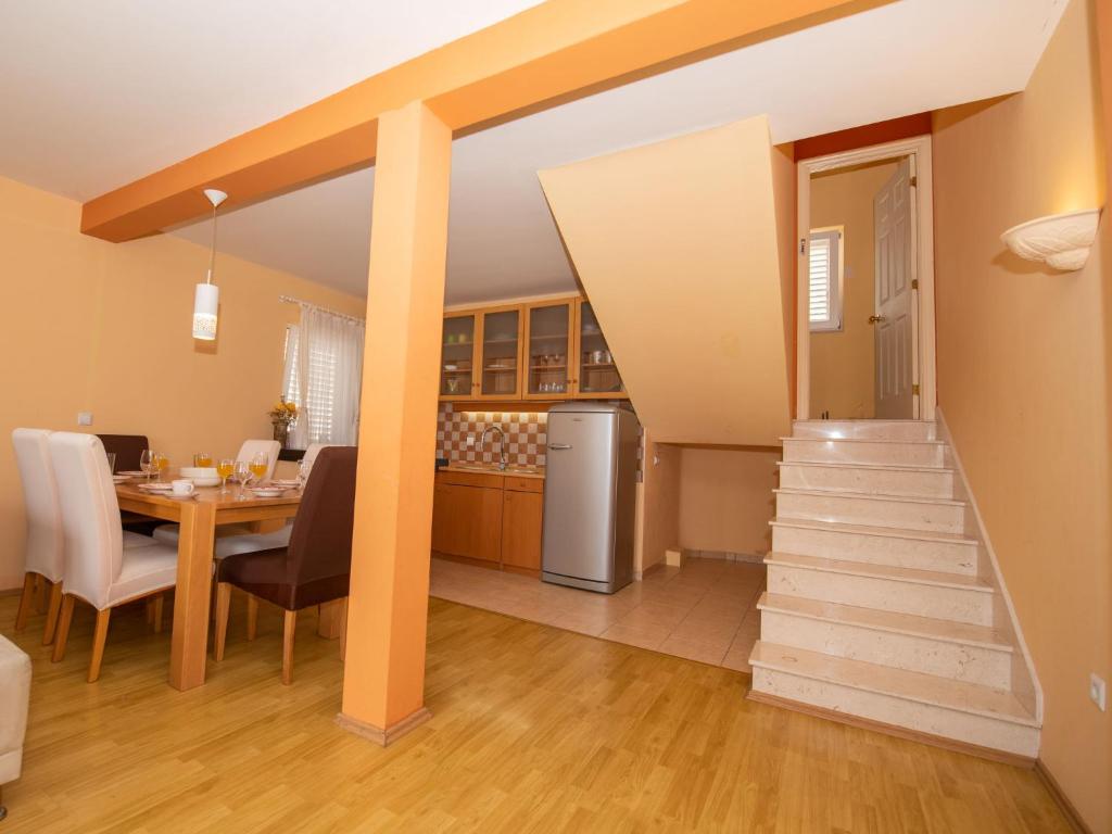 Apartment Bencun-5 by Interhome photo 3