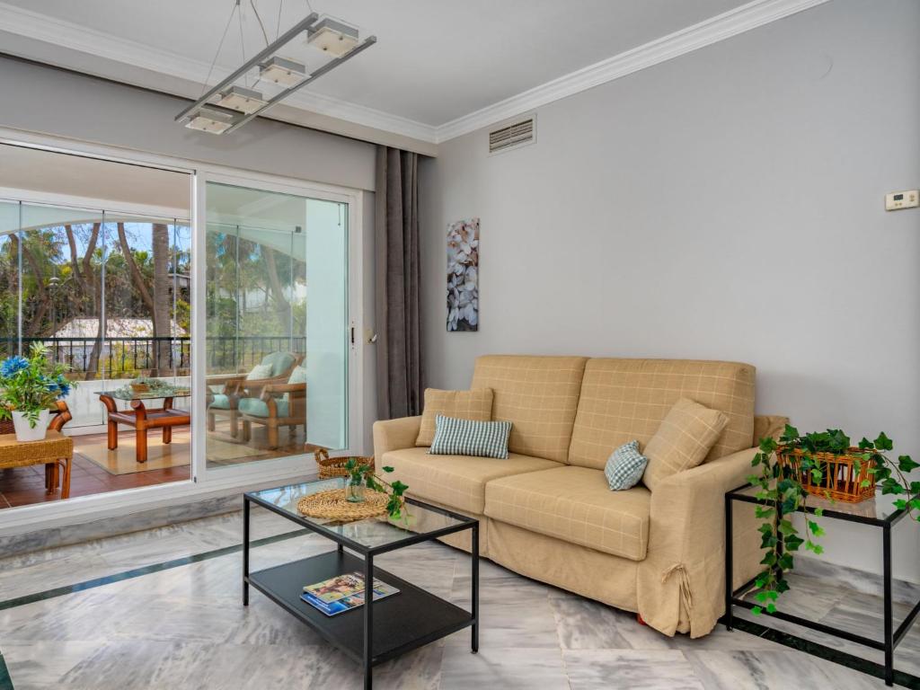 Bright Terrace Puerto Banús by Rent Me - Tap to explore photos