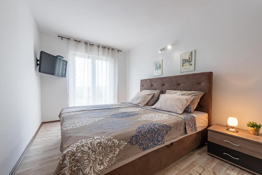 R&B Family Apartments photo 1