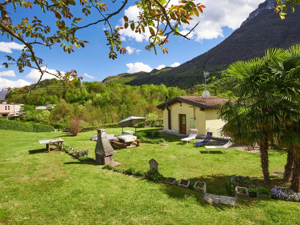 Holiday Home Green Garden by Interhome