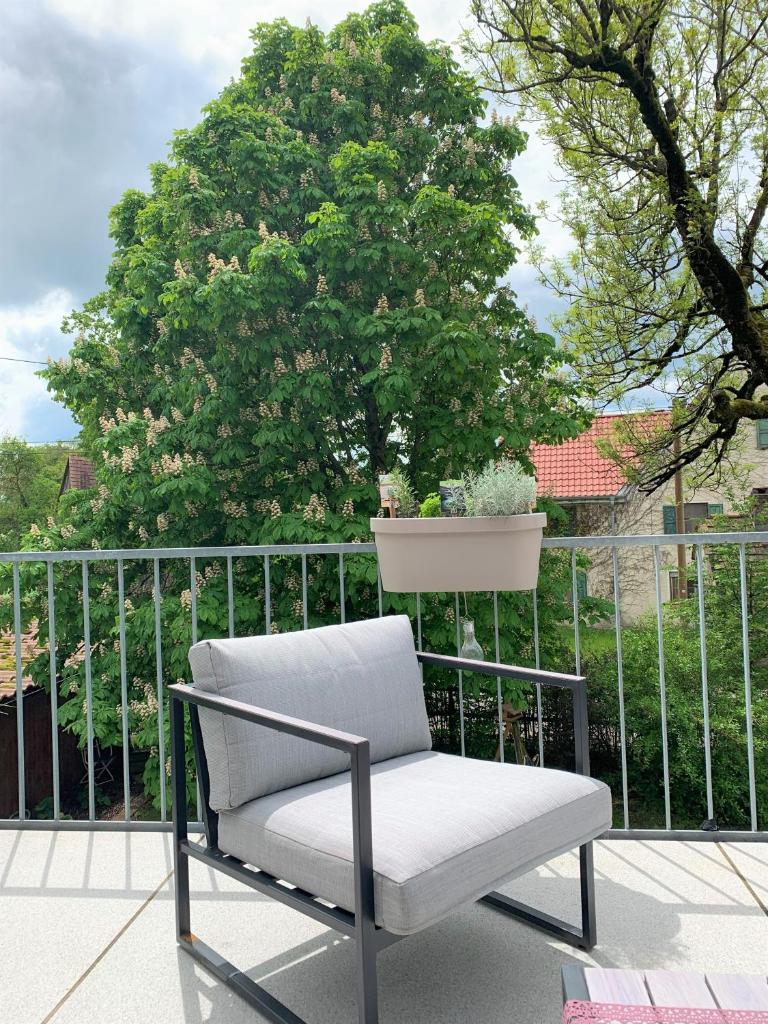 Fe Wo Brunnen - 120 qm- ruhige Lage - viel Natur - komfortabel - grosser Balkon und Garten