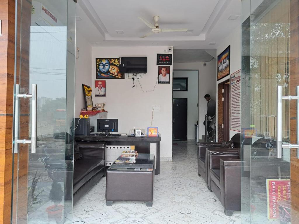 Vraj Anand By WB Inn photo 3
