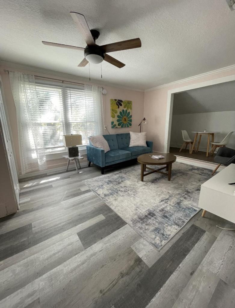The Blue Wave Suite Unit B image
