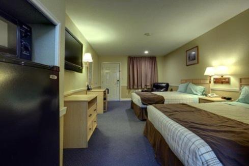 Executive Inn image