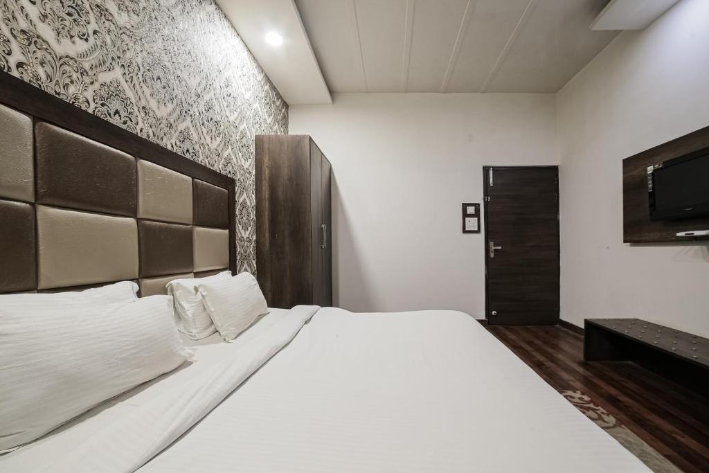 Super Townhouse 561 Hotel Hollywood Heights photo 4