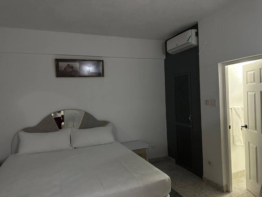 Remarkable 1-Bed Apartment in Montego Bay photo 1