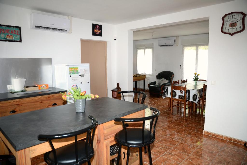 Gite de 85M2 situé a Sommery de 1 à 6 pers photo 3