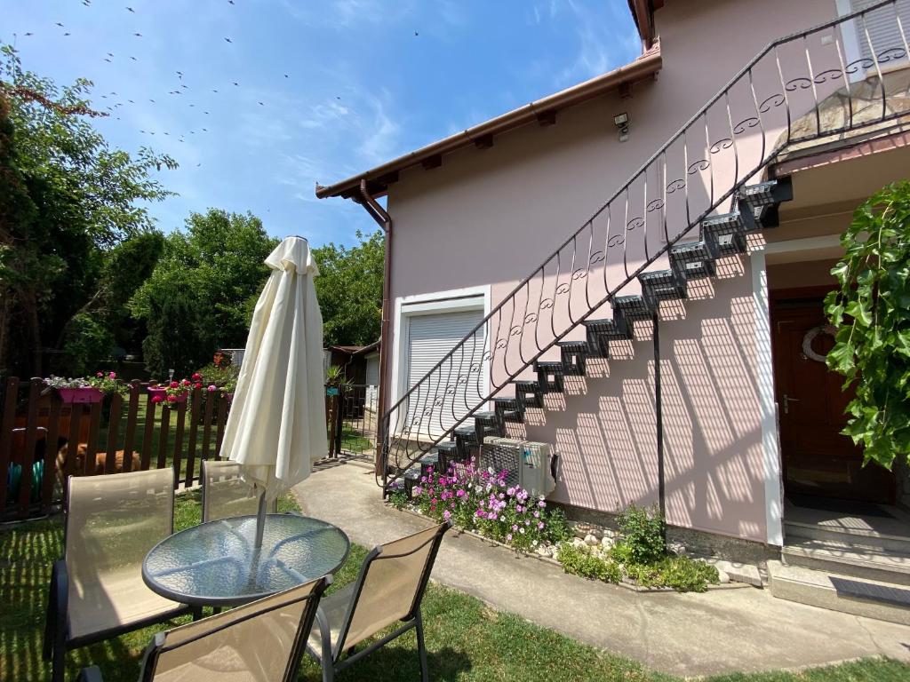 Do-Ti Apartmanház Balatonlelle photo 1
