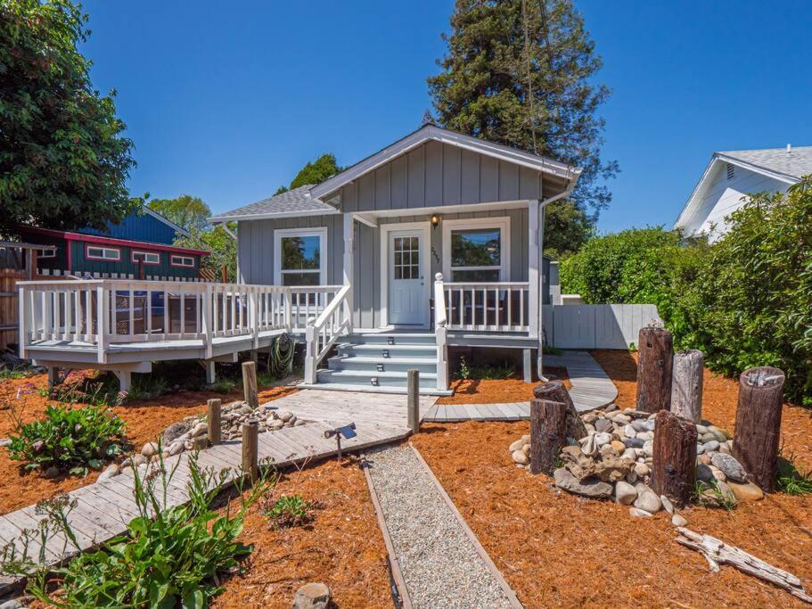 Fantastic 2 bedroom Cottage, 5min to beach image