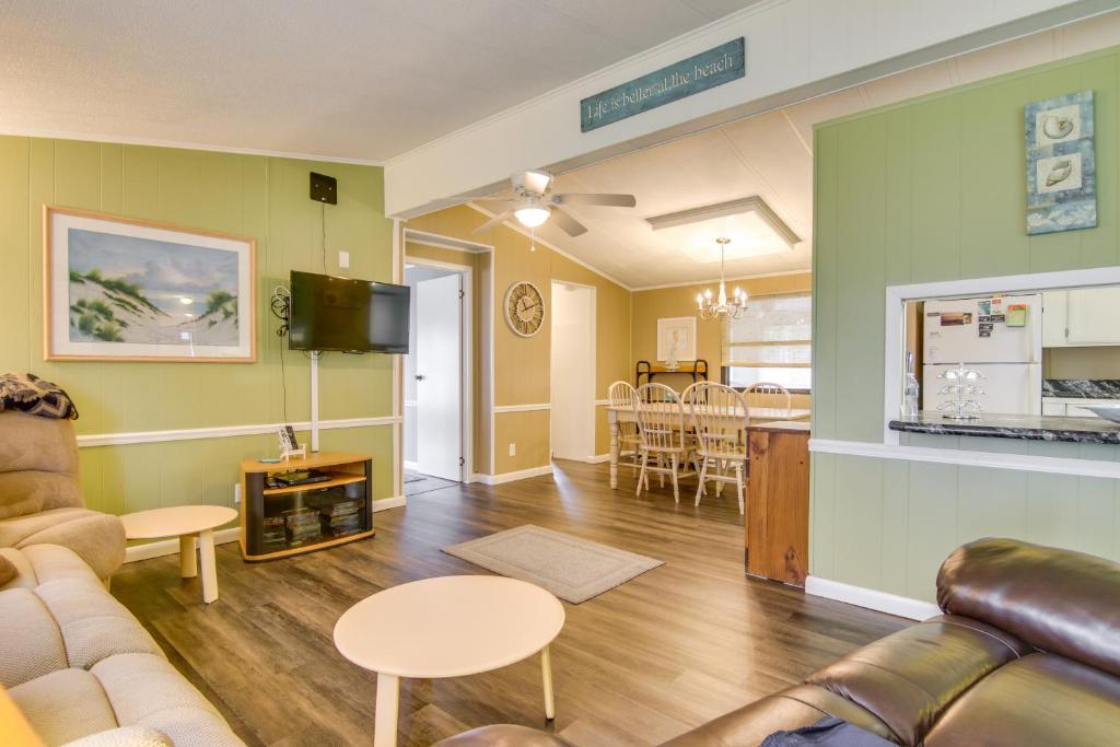 Beachy Lewes Vacation Rental with Yard and Fire Pit! photo 3