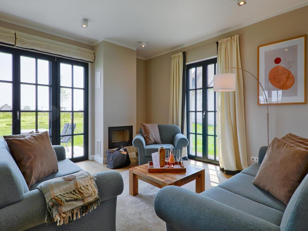 Reetland am Meer - Luxus Reetdachvilla mit 3 Schlafzimmern, Sauna und Kamin F22