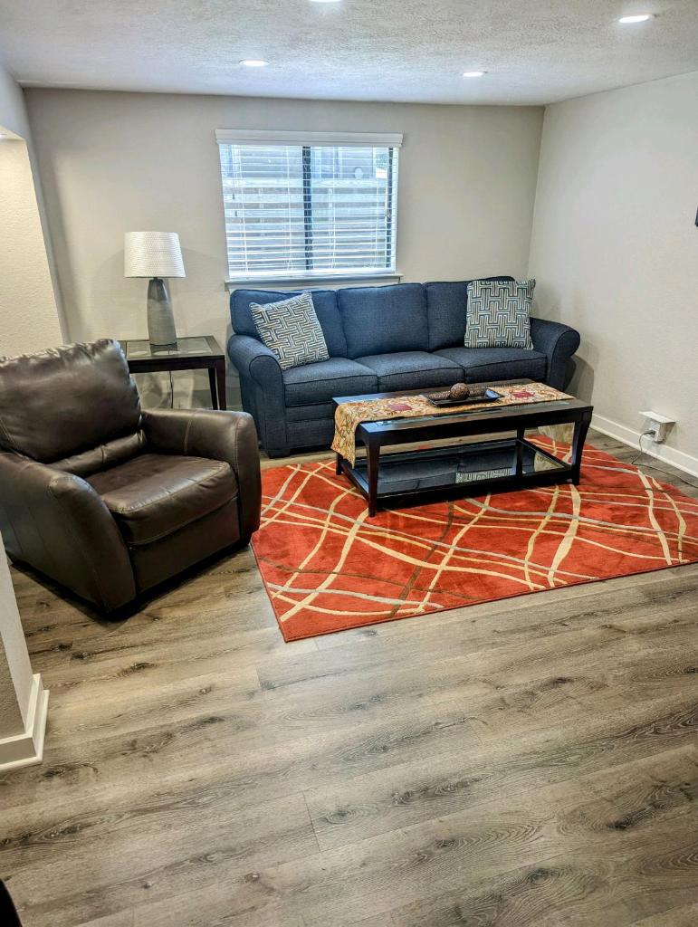Lake ConRoy Estates - Unit B with Pool Access photo 4