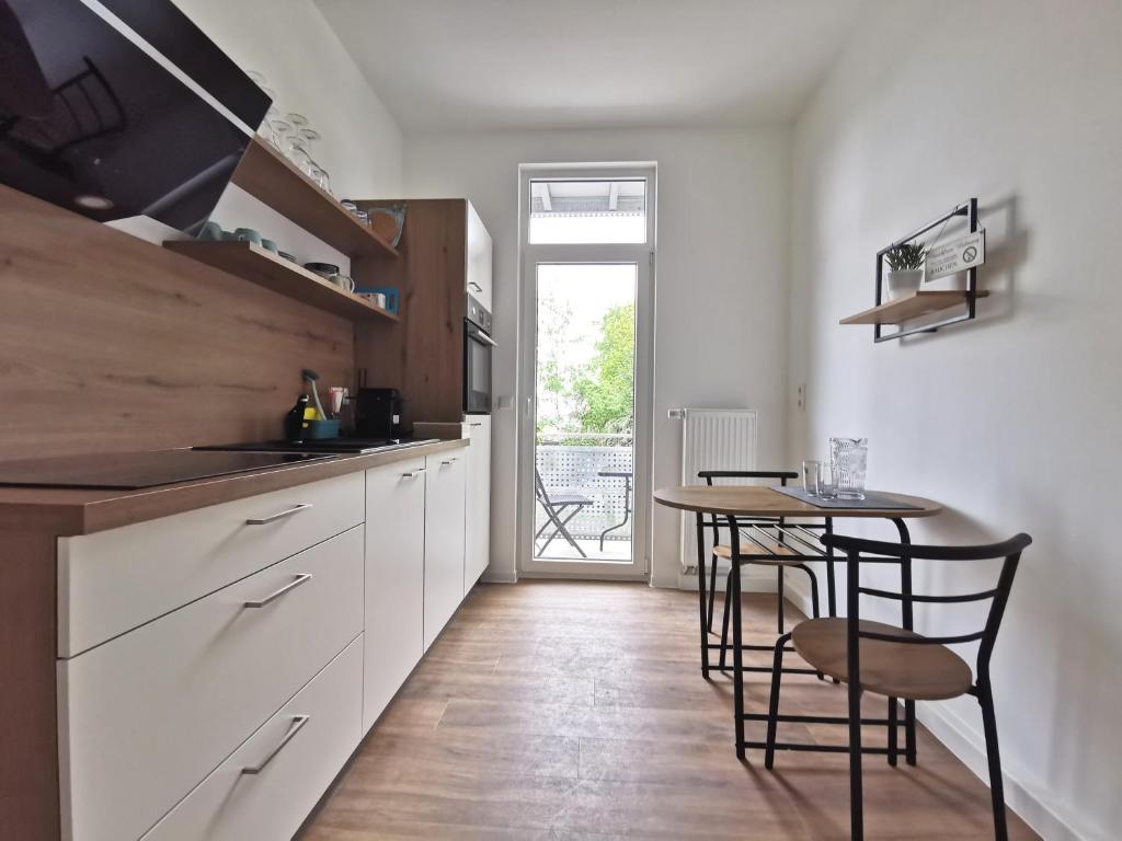 BohnApartments Stadtblick XXL Suite - Balkon - gratis Parkplatz - WLAN - sehr ruhig photo 3