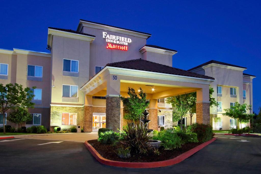 Fairfield Inn & Suites by Marriott Fresno Clovis image