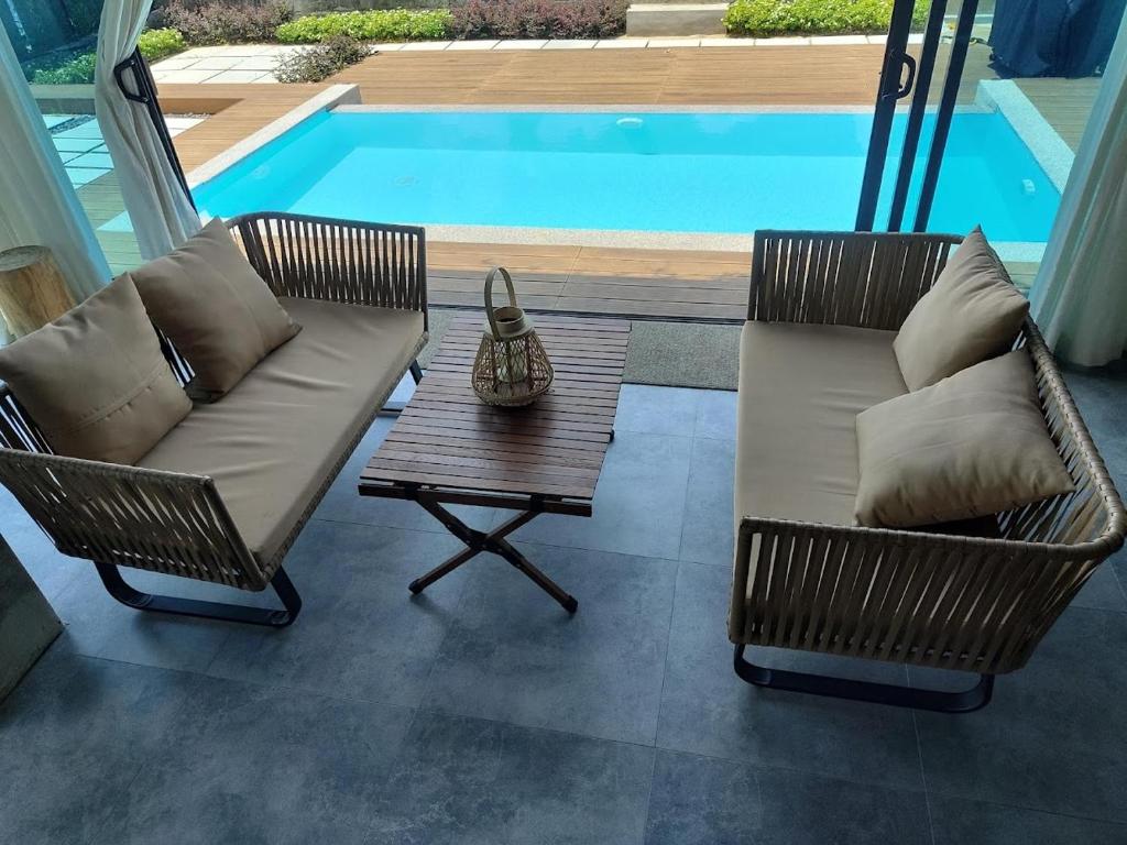 Ocean Nadi 4 Bedrooms Beachfront Villa PD - Tap to explore photos