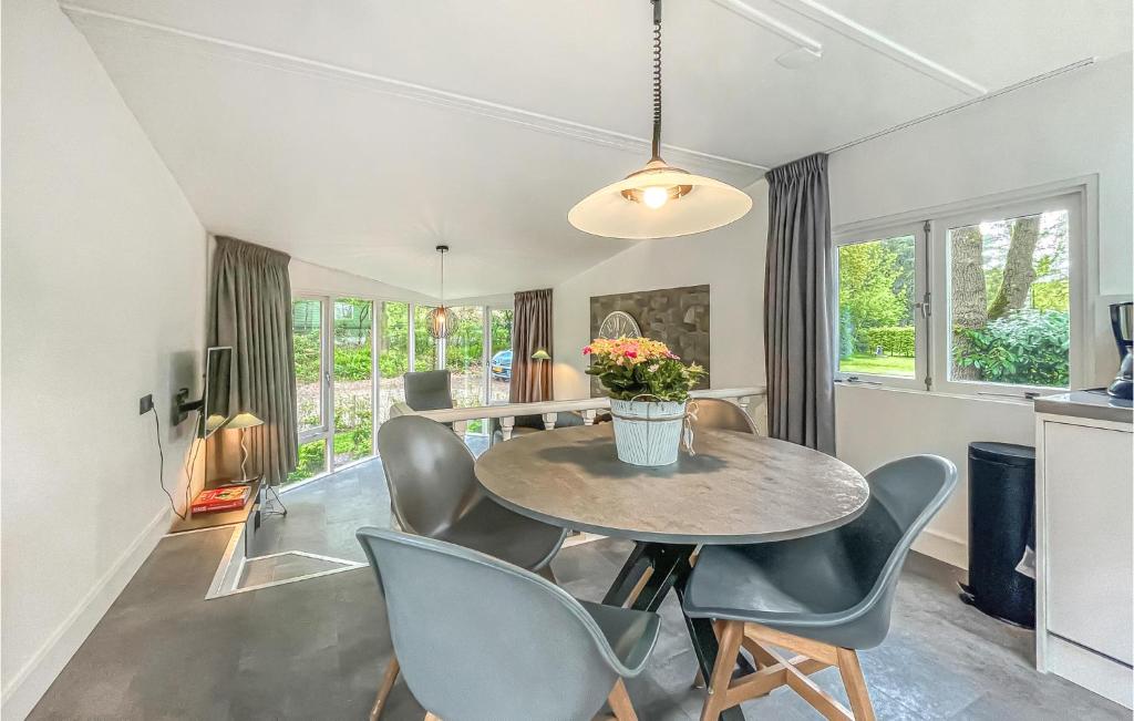 Amazing Home In Beekbergen With Outdoor Swimming Pool, Wifi And 2 Bedrooms photo 1