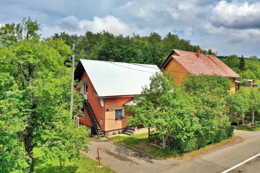 Apartments with a parking space Saborsko, Plitvice - 20975 photo 1