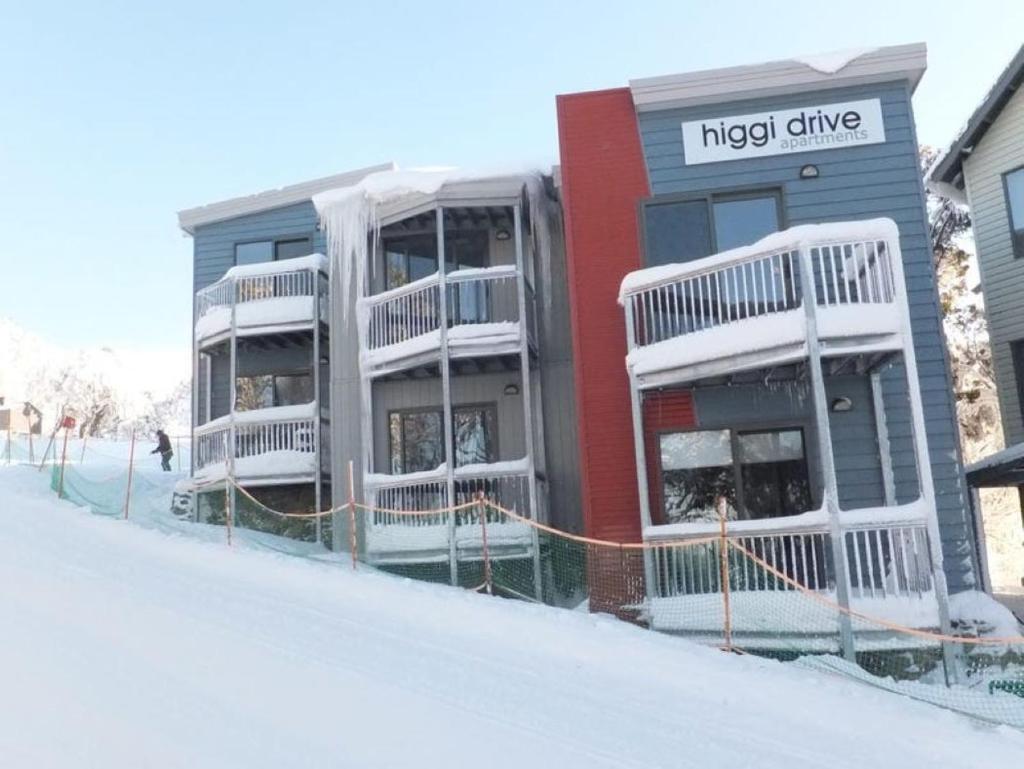 2 Higgi Drive - Ski in Ski Out photo 4