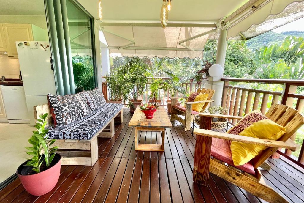 Vaiava Beach Carlton- Tahiti - beachfront luxury residence & pool - 4 pers photo 1