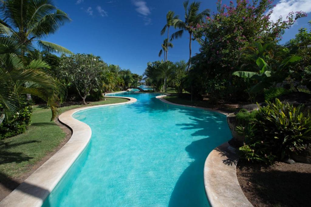Vaiava Beach Carlton- Tahiti - beachfront luxury residence & pool - 4 pers photo 3