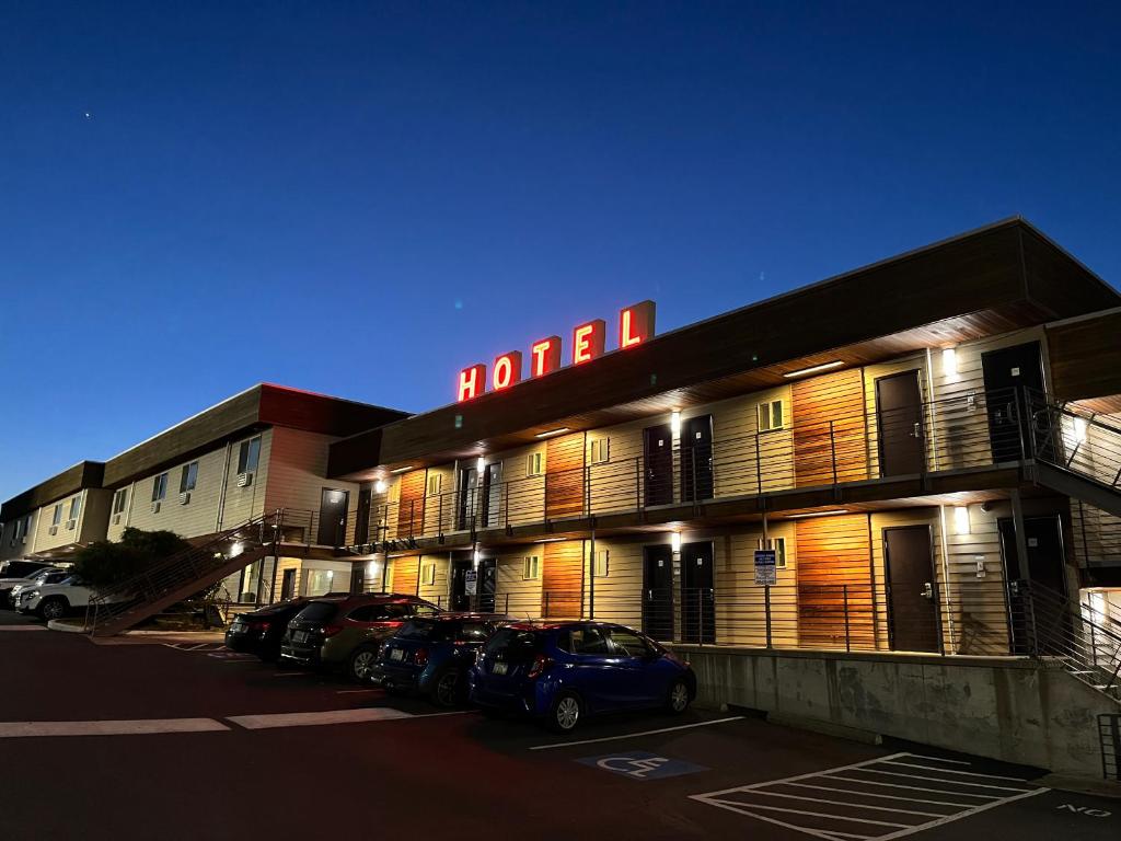 Aladdin Inn & Suites image