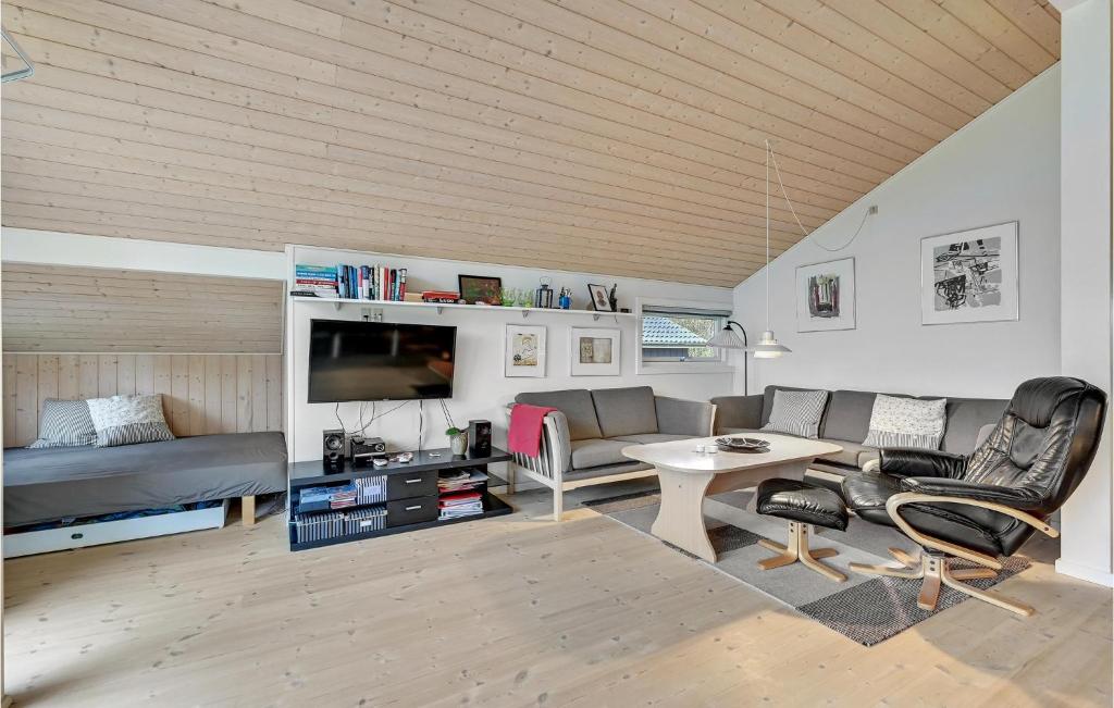 Nice Home In Martofte With 3 Bedrooms And Wifi photo 2