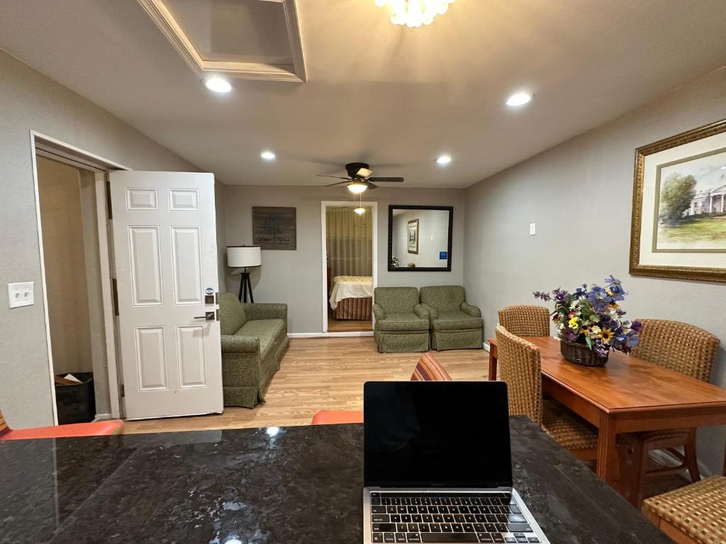 Almi Room Type - One-Bedroom Apartment