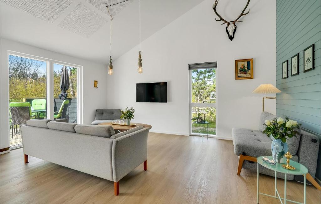Stunning Home In Frvang With Jacuzzi, Wifi And 3 Bedrooms photo 1
