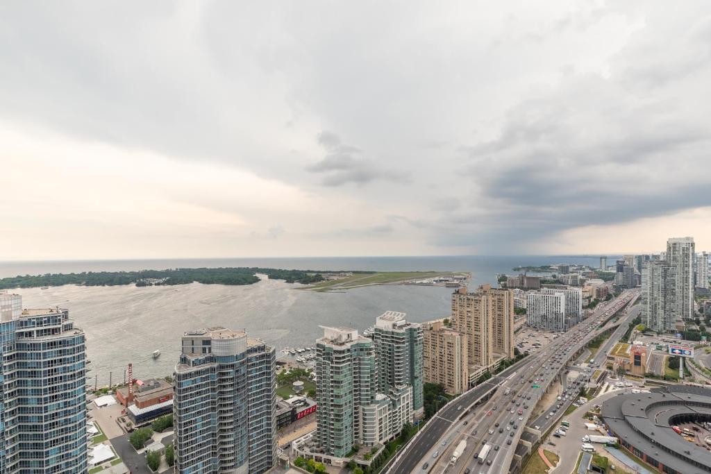Cloud 9 in Downtown Toronto photo 1
