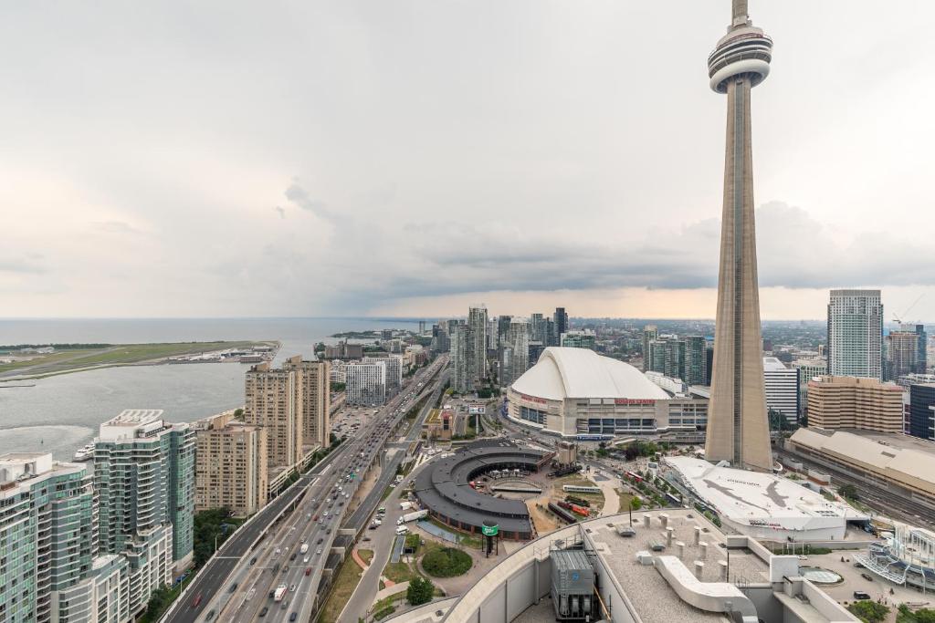Cloud 9 in Downtown Toronto photo 3