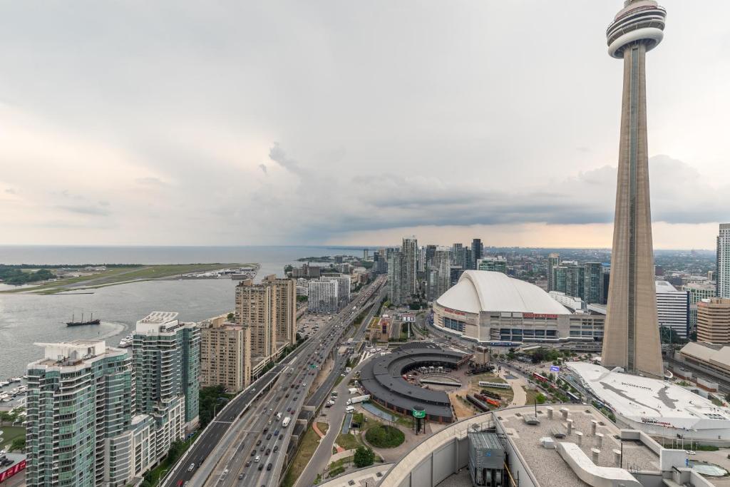 Cloud 9 in Downtown Toronto photo 4