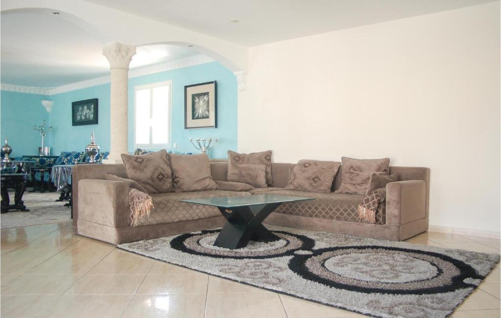 Nice Home In Vailhauques With 4 Bedrooms, Wifi And Outdoor Swimming Pool photo 2