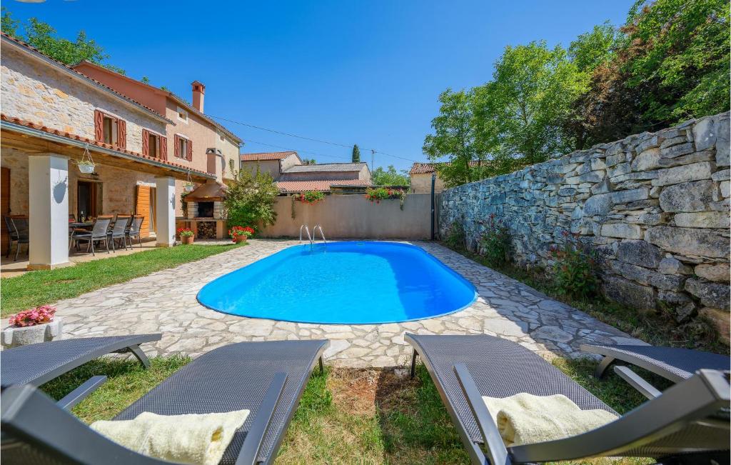 Stunning Home In Zminj With 4 Bedrooms, Wifi And Outdoor Swimming Pool photo 4