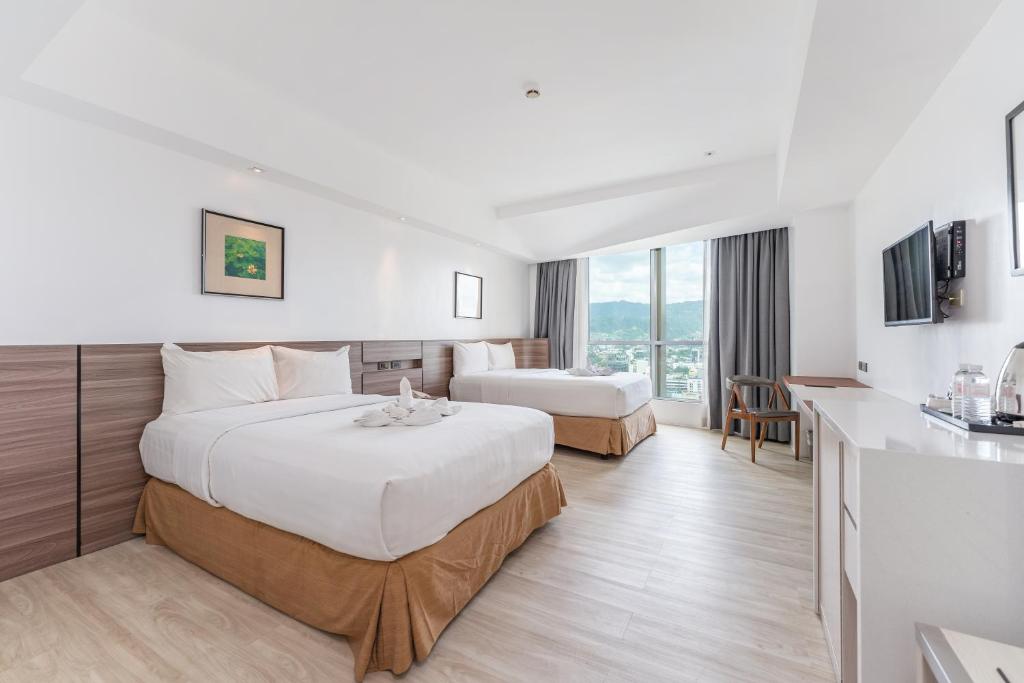 Crown Regency Hotel & Towers