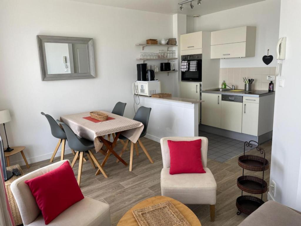 Appartement Ambleteuse, 2 pièces, 2 personnes - FR-1-376-67 photo 3