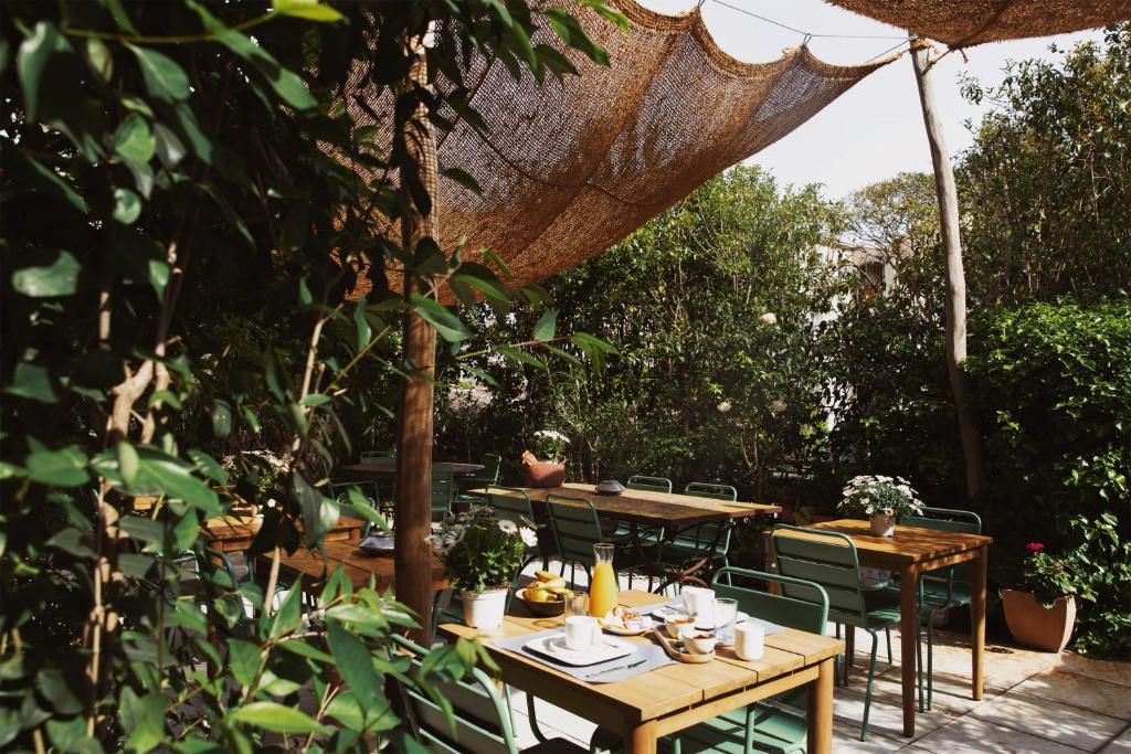 Coq Hotel photo 2