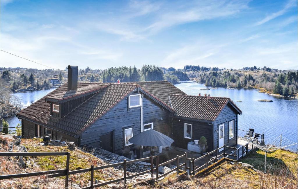 Beautiful Home In Frresfjorden With 4 Bedrooms, Sauna And Wifi