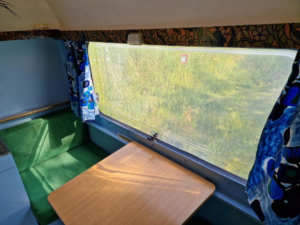 Camping La Fôret du Morvan Vintage caravan photo 2