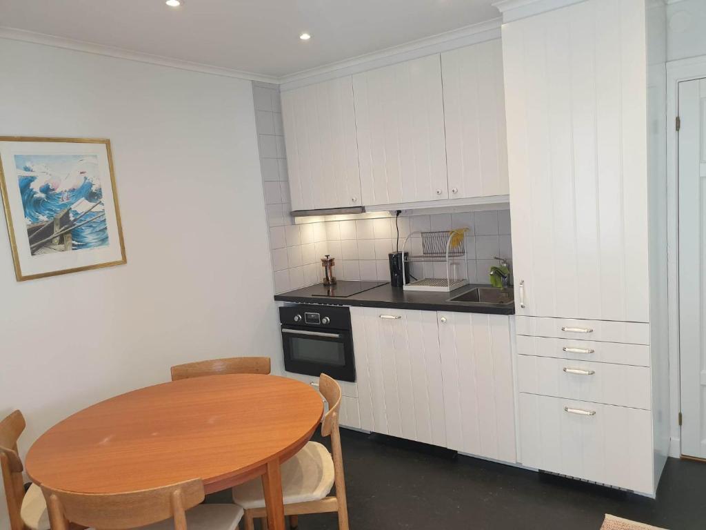 Välrenoverad fin lägenhet i charmigt område photo 3